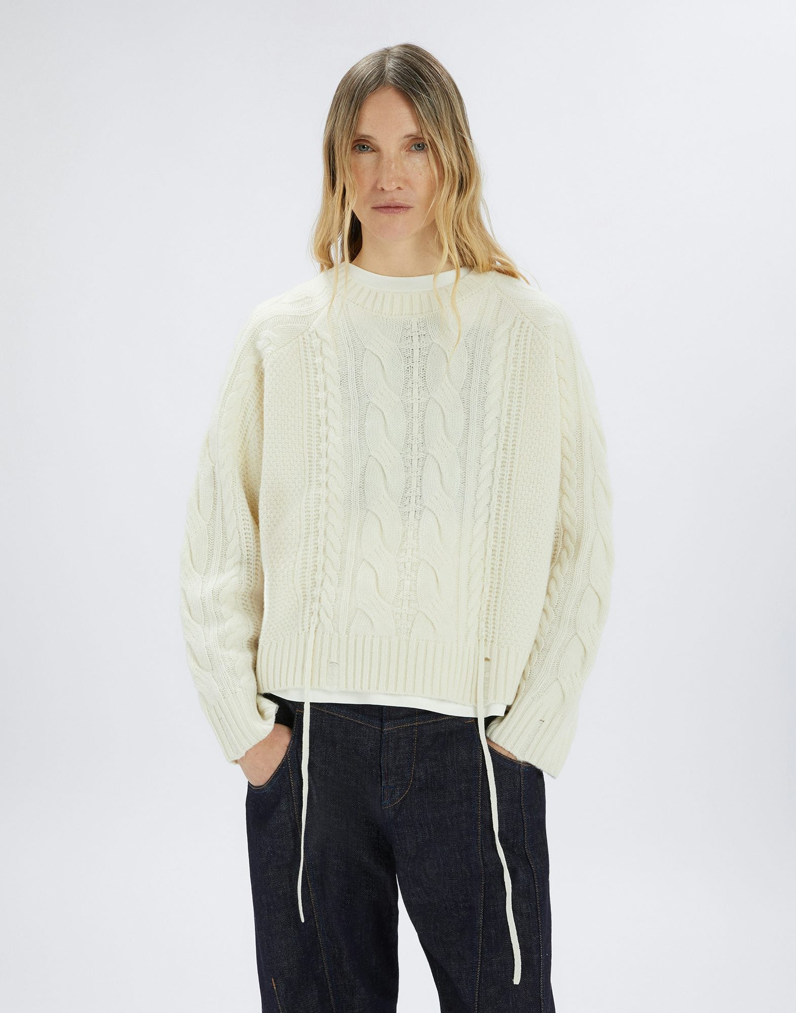 HIGH 751685 REVUE PO