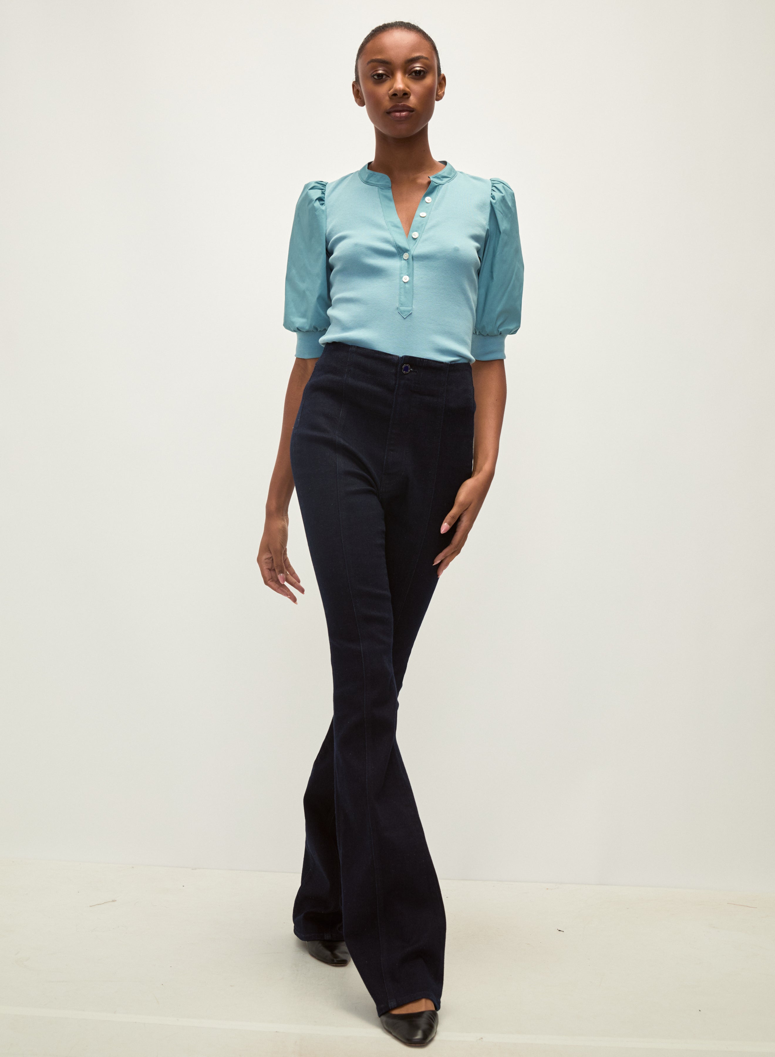 VERONICA BEARD 083125 CORALEE TOP SEAGLASS