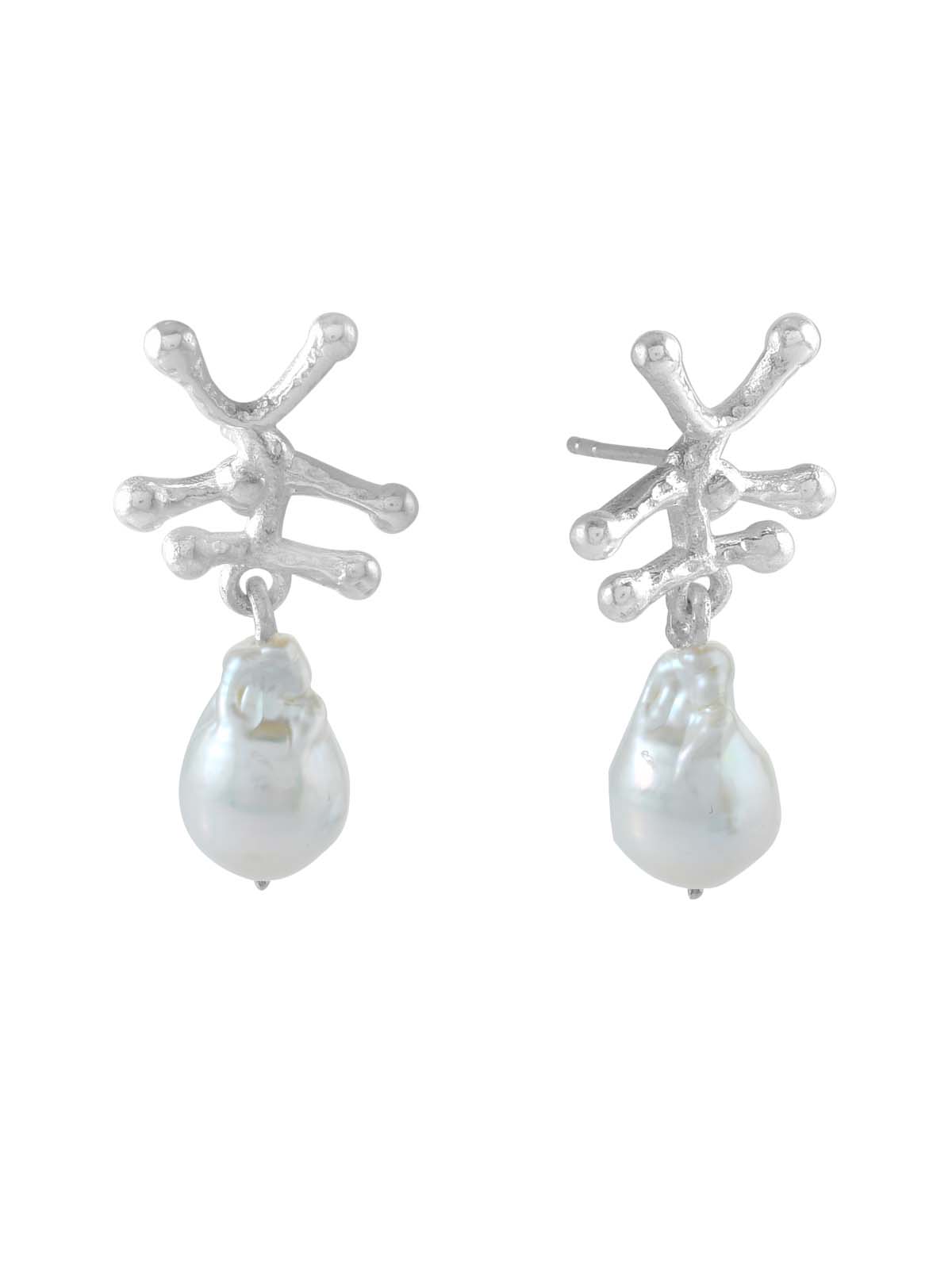 SHYLA NURIA PEARL EARRING