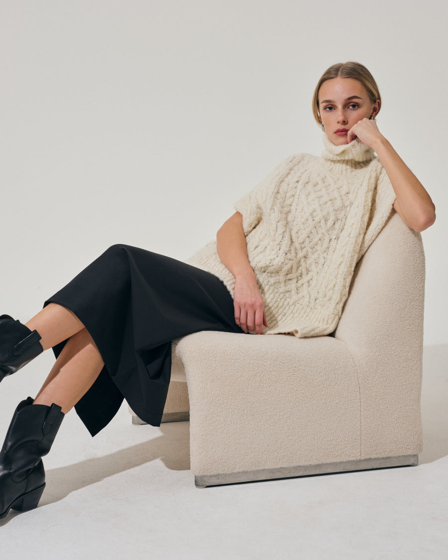 SCAGLIONE DNW157 ARAN STITCH PONCHO