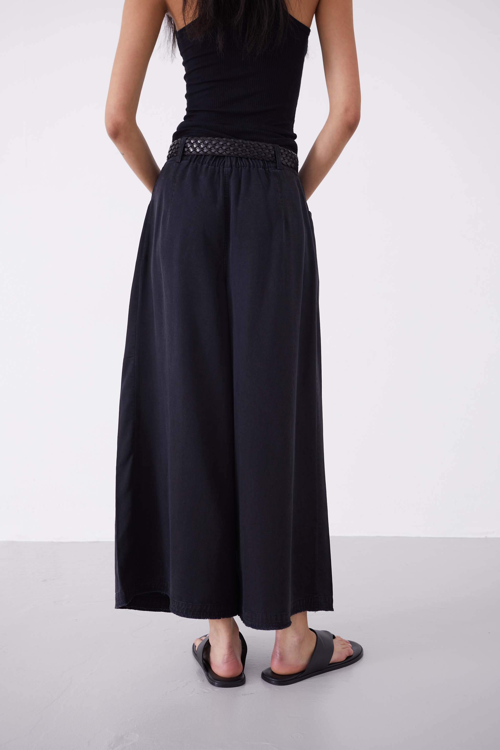 MOTHER OF PEARL P4419 ELLERY CROP RAW EDGE TRS